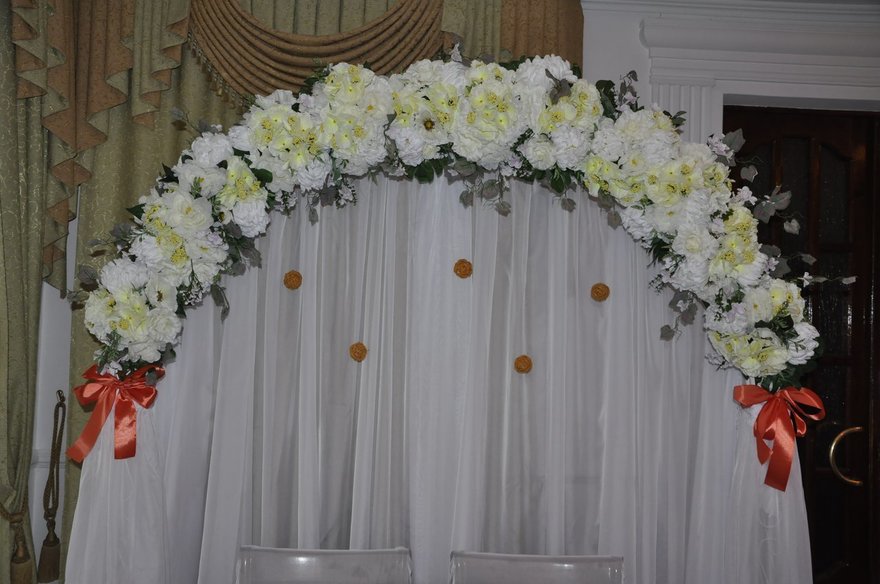 Осенняя в Ресторан / Банкетный зал от Студия декора Perfect-me 7