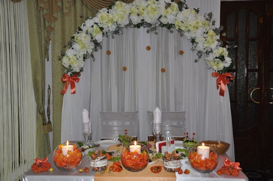 Осенняя в Ресторан / Банкетный зал от Студия декора Perfect-me 8