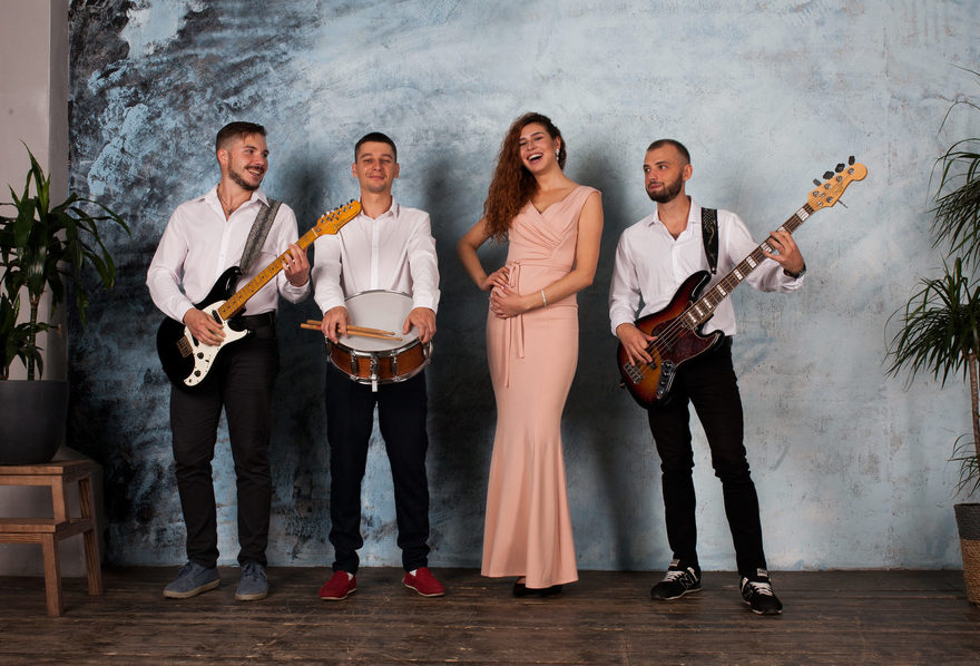 Кавер-группа Love is...Band на свадьбу 2