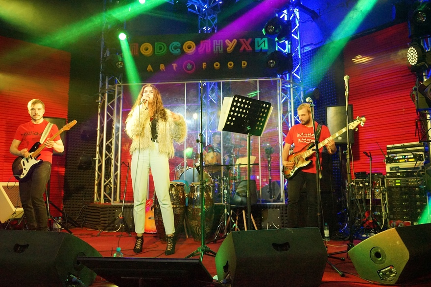 Кавер-группа Love is...Band на свадьбу 6