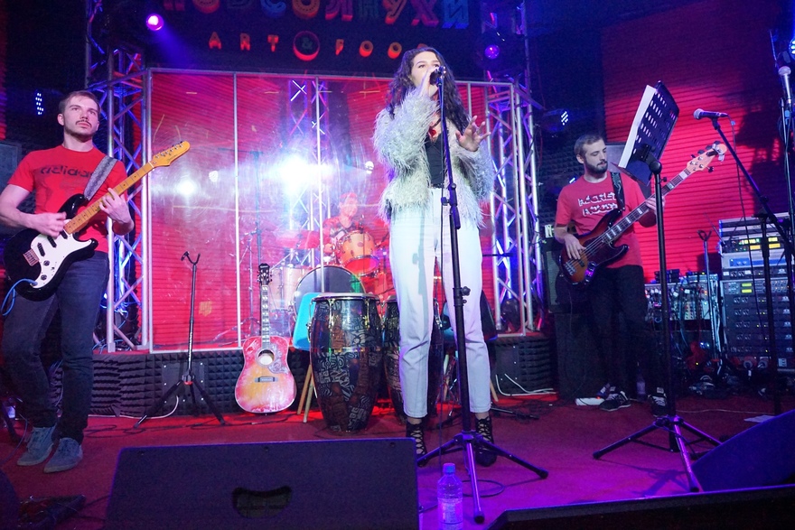 Кавер-группа Love is...Band на свадьбу 9