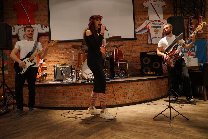 Кавер-группа Love is...Band на свадьбу 10