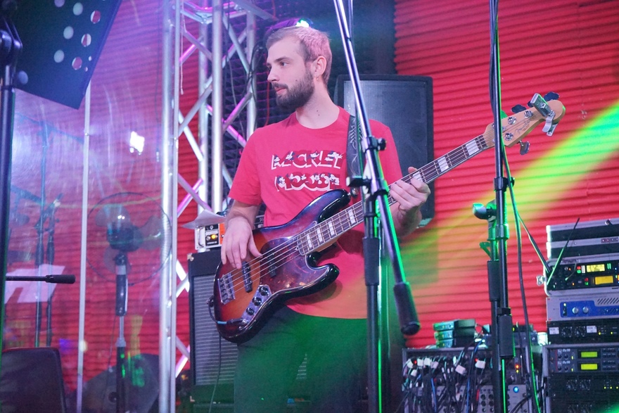 Кавер-группа Love is...Band на свадьбу 11