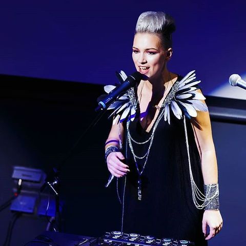 Алёна Минулина на свадьбу 2