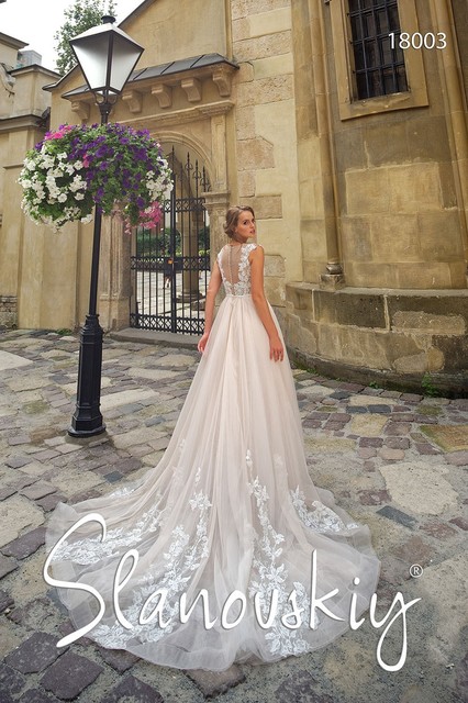 Свадебное платье 18003. Силуэт А-силуэт. Цвет Айвори / Капучино. Вид 2