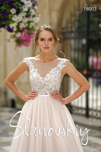 Свадебное платье 18003. Силуэт А-силуэт. Цвет Айвори / Капучино. Вид 3