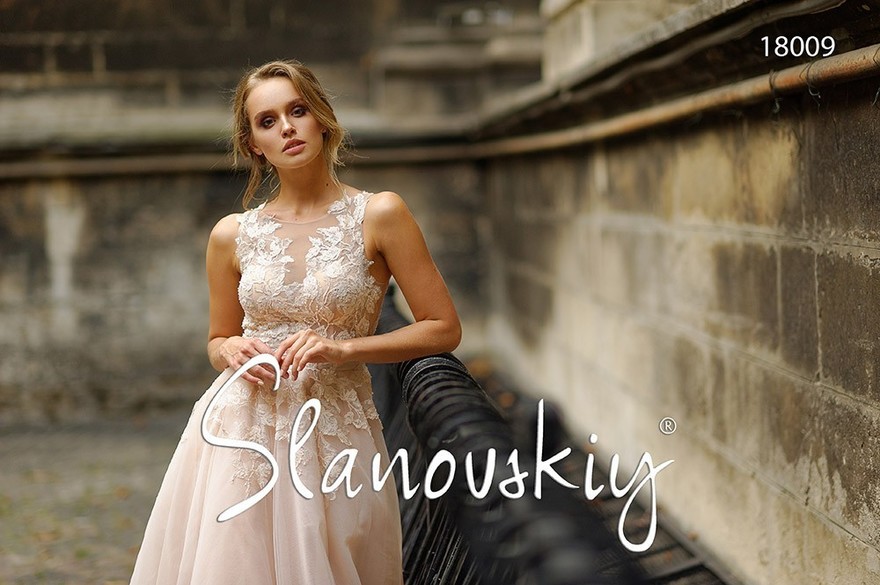 Свадебное платье 18009. Силуэт А-силуэт. Цвет Айвори / Капучино. Вид 3