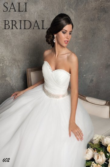 Свадебное платье 602. Силуэт Пышное. Цвет Белый / Молочный. Вид 2