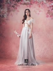 Свадебное платье Габриэлла. Силуэт А-силуэт. Цвет Белый / Молочный, Лавандовый / Фиолетовый. Вид 1