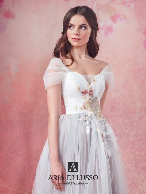 Свадебное платье Габриэлла. Силуэт А-силуэт. Цвет Белый / Молочный, Лавандовый / Фиолетовый. Вид 3