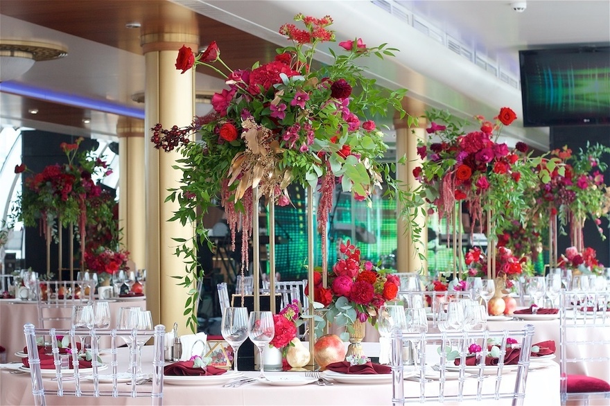 Модерн в Ресторан / Банкетный зал от Студия декора и флористики Secret Garden Decor 3