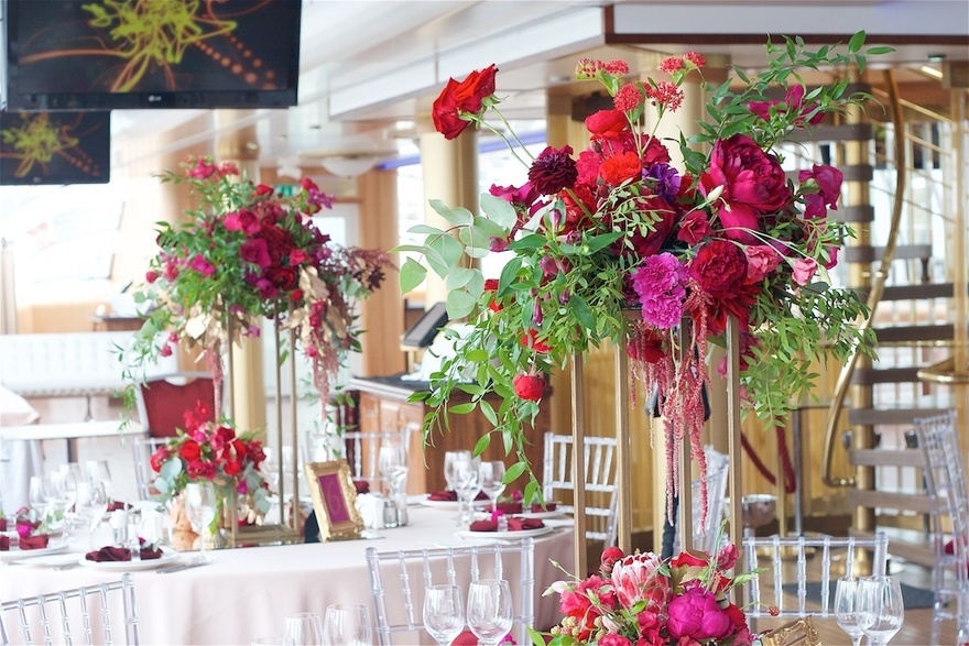 Модерн в Ресторан / Банкетный зал от Студия декора и флористики Secret Garden Decor 4