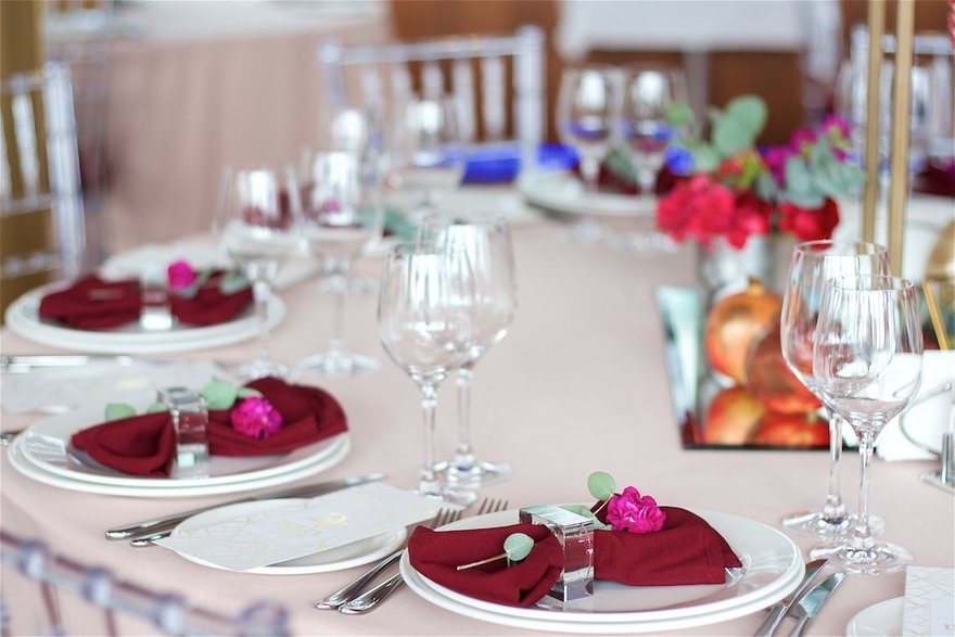 Модерн в Ресторан / Банкетный зал от Студия декора и флористики Secret Garden Decor 5