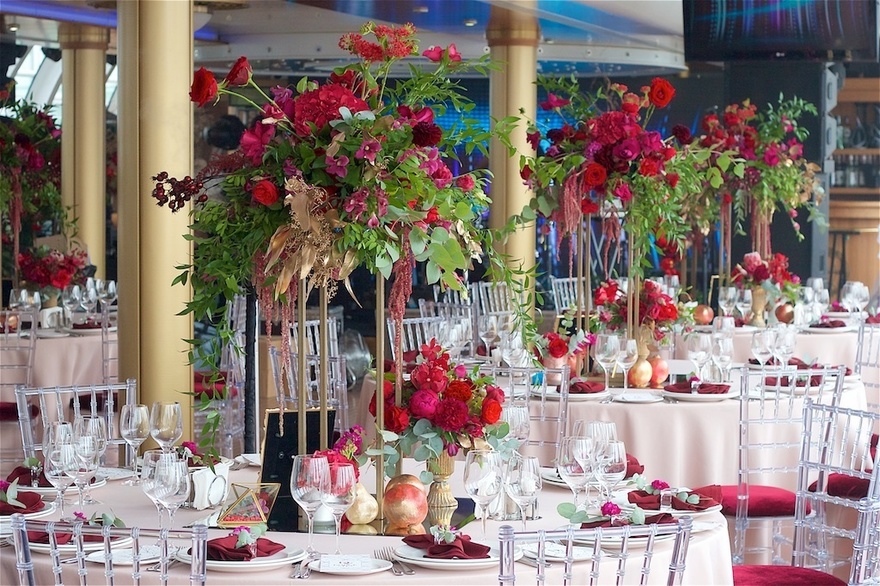 Модерн в Ресторан / Банкетный зал от Студия декора и флористики Secret Garden Decor 7