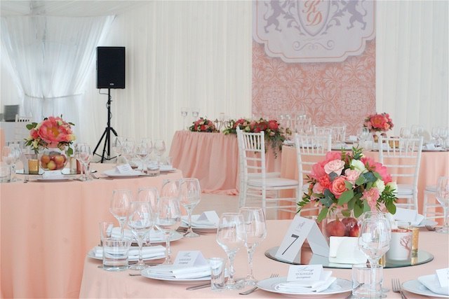 Классика, Весенняя / Летняя в Выездная регистрация, Ресторан / Банкетный зал от Студия декора и флористики Secret Garden Decor 6