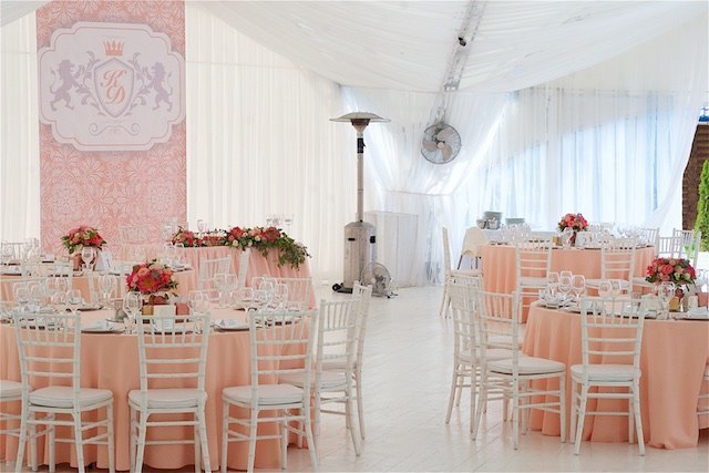 Классика, Весенняя / Летняя в Выездная регистрация, Ресторан / Банкетный зал от Студия декора и флористики Secret Garden Decor 8