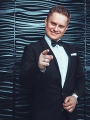  Ведущий Денисов Денис 2