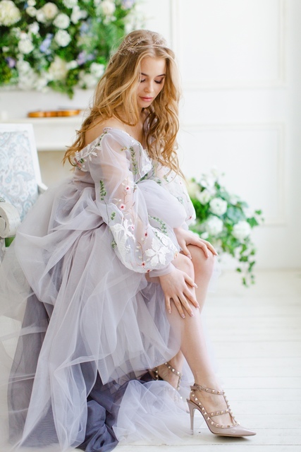 С аксессуарами / Цветами / Фатой, Распущенные, Волны, Локоны / Локоны на один бок от Свадебный стилист Красовицкая Елена 3