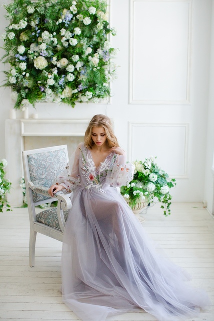 С аксессуарами / Цветами / Фатой, Распущенные, Волны, Локоны / Локоны на один бок от Свадебный стилист Красовицкая Елена 4