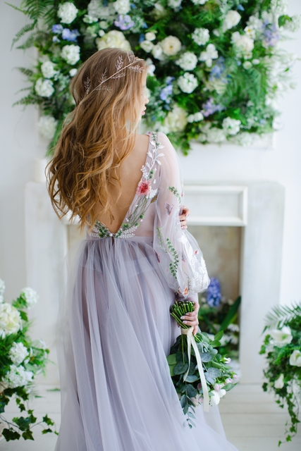 С аксессуарами / Цветами / Фатой, Распущенные, Волны, Локоны / Локоны на один бок от Свадебный стилист Красовицкая Елена 6