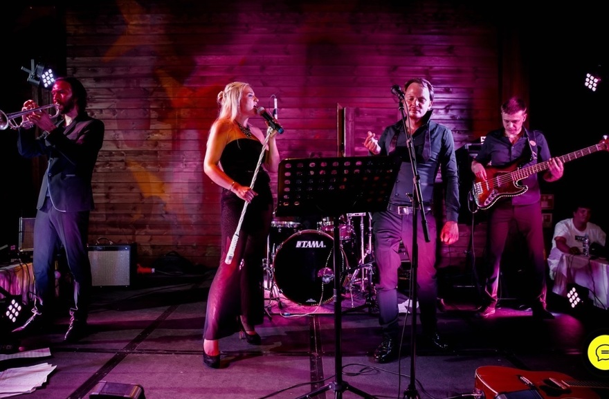 Кавер группа Zарядка на свадьбу 7