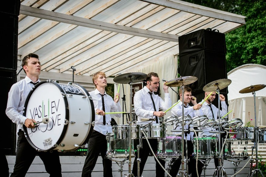 Шоу барабанщиков Vasiliev Groove на свадьбу 11