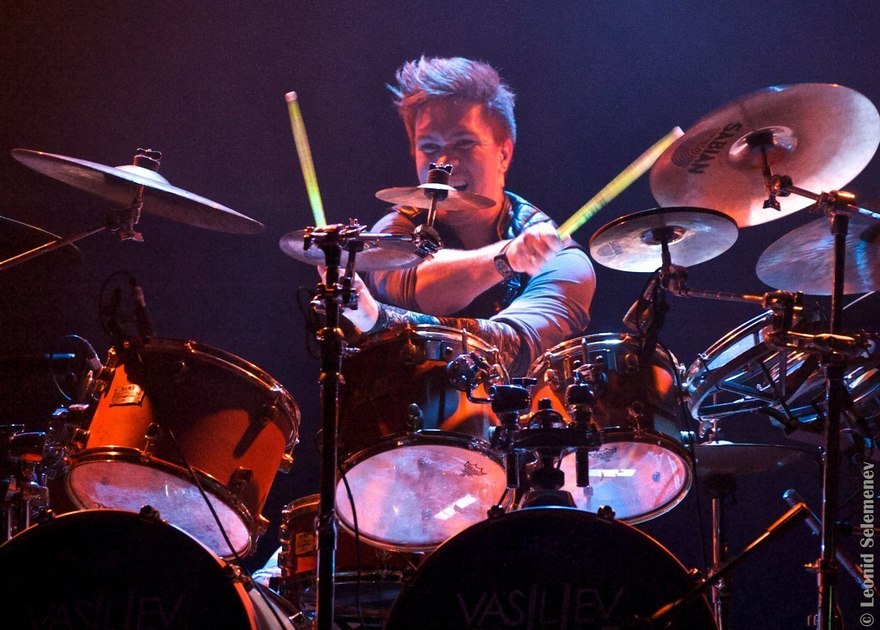 Шоу барабанщиков Vasiliev Groove на свадьбу 12