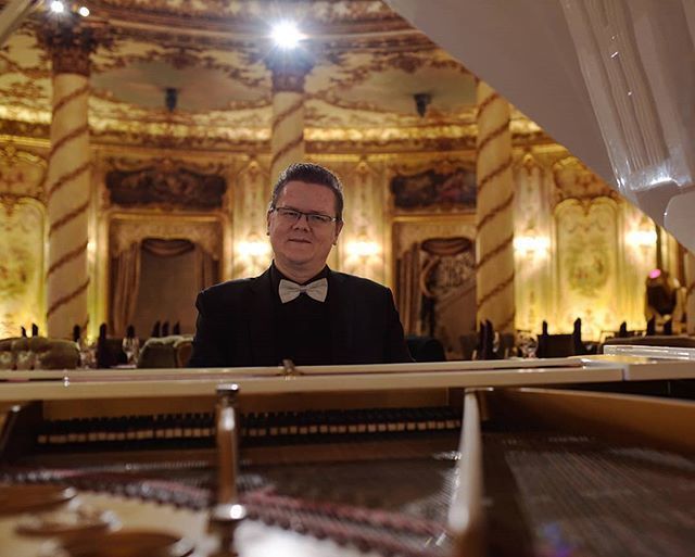 Роман Куровцев на свадьбу 7