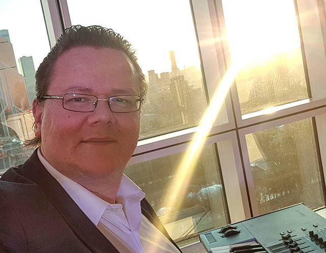 Роман Куровцев на свадьбу 11