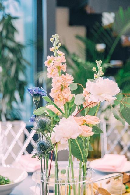 Шебби шик, Весенняя / Летняя, Рустик, Модерн в Выездная регистрация, На веранде от Студия декора и флористики Dorokhova Studio 3