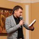 Ведущий Валентин Стариков