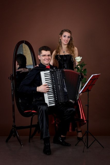 Шоу-дуэт аккордеонистов Мирослав и Владислава на свадьбу 3