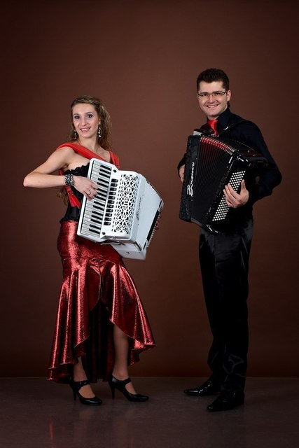 Шоу-дуэт аккордеонистов Мирослав и Владислава на свадьбу 13