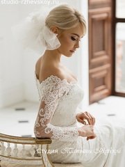 Высокие / Собранные, С аксессуарами / Цветами / Фатой от Свадебный стилист Лёля Садовка 1