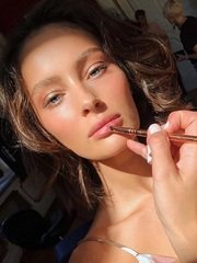 Волны, Локоны / Локоны на один бок, Распущенные от Свадебный стилист Лёля Садовка 1