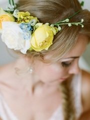 Пучок, С аксессуарами / Цветами / Фатой от Nadya Nezhinka Beauty Studio 2