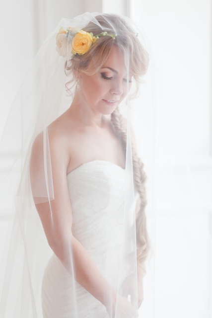 Коса / Коса-пучок, С аксессуарами / Цветами / Фатой, С плетением от Nadya Nezhinka Beauty Studio 1