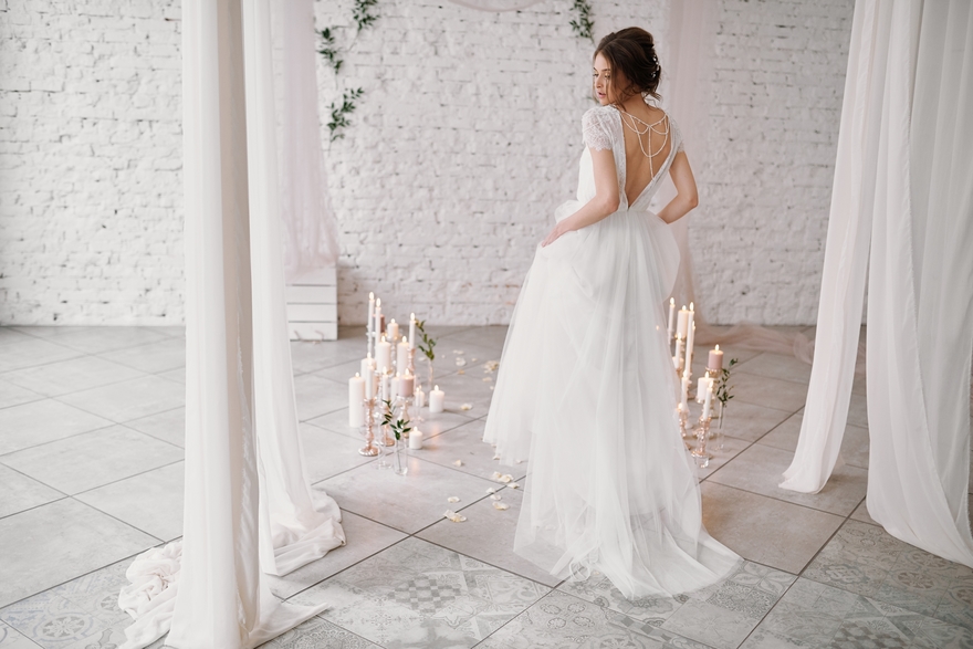 Высокие / Собранные, Локоны / Локоны на один бок от Nadya Nezhinka Beauty Studio 3