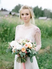 Высокие / Собранные, Пучок, С аксессуарами / Цветами / Фатой от Nadya Nezhinka Beauty Studio 1