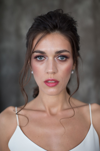 Высокие / Собранные, Волны, Локоны / Локоны на один бок от Nadya Nezhinka Beauty Studio 2