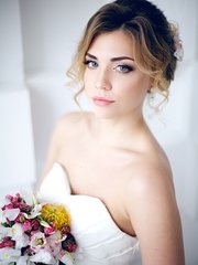 Высокие / Собранные, Локоны / Локоны на один бок, Пучок от Nadya Nezhinka Beauty Studio 1