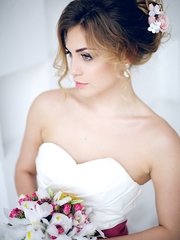 Высокие / Собранные, Локоны / Локоны на один бок, Пучок от Nadya Nezhinka Beauty Studio 2