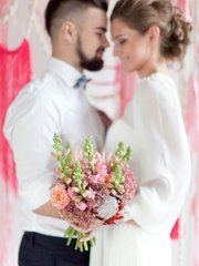 Высокие / Собранные, Локоны / Локоны на один бок, Пучок, С плетением от Nadya Nezhinka Beauty Studio 2