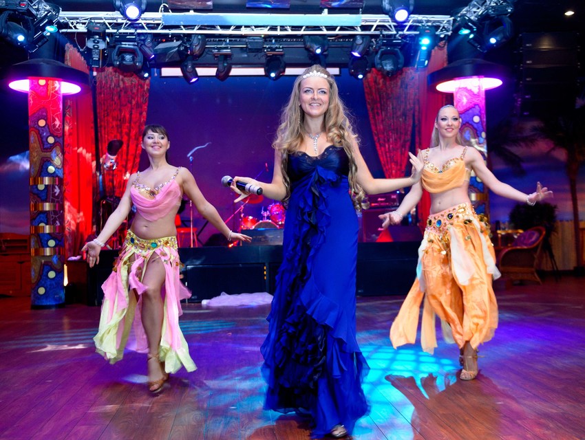 Светлана Белякова на свадьбу 15