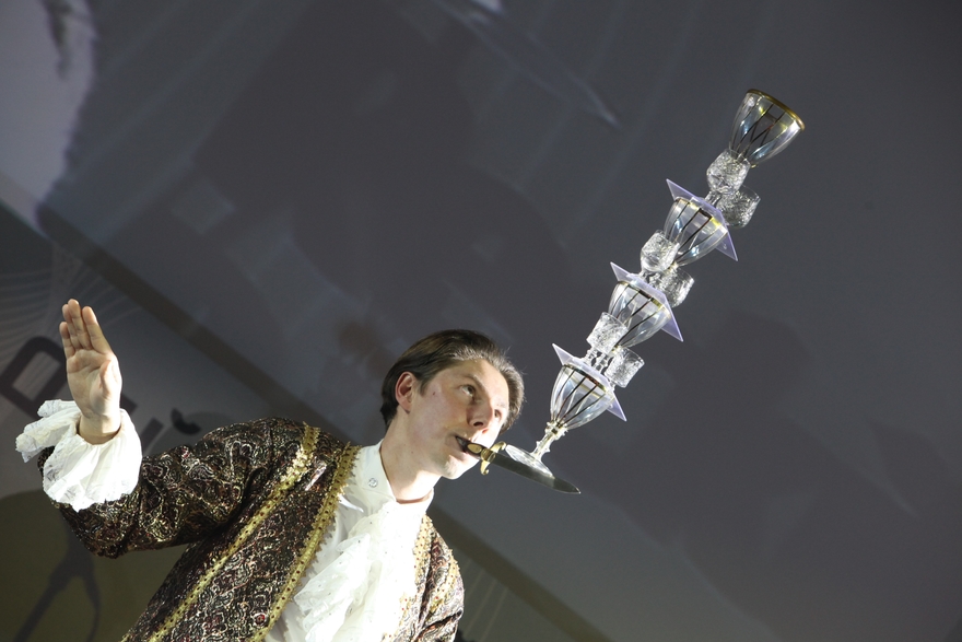 Король баланса - Андрей Серов на свадьбу от Шоу Поющие повара 3