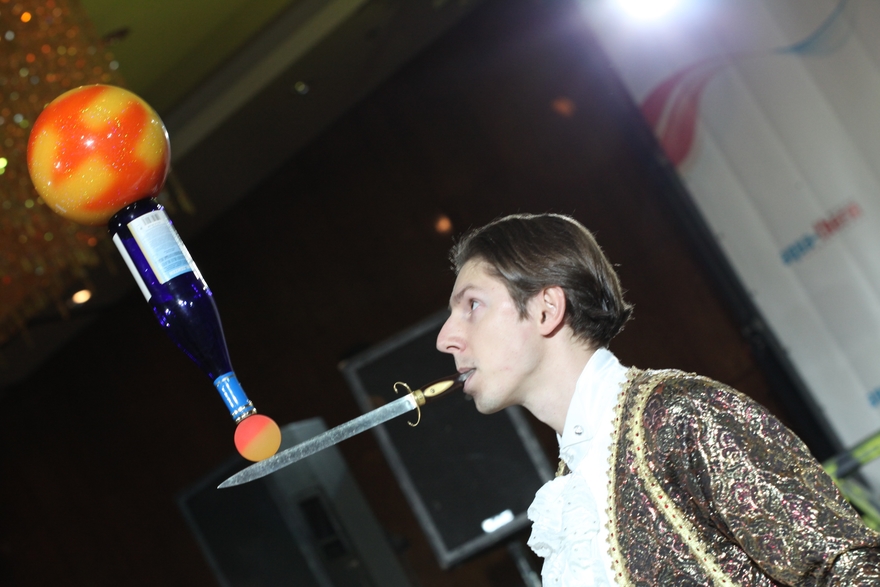 Король баланса - Андрей Серов на свадьбу от Шоу Поющие повара 5