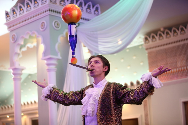 Король баланса - Андрей Серов на свадьбу от Шоу Поющие повара 8