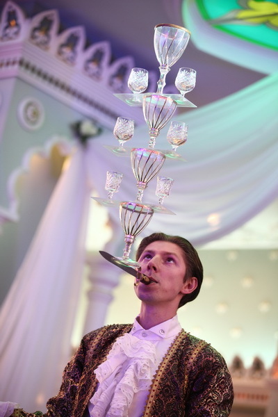 Король баланса - Андрей Серов на свадьбу от Шоу Поющие повара 13