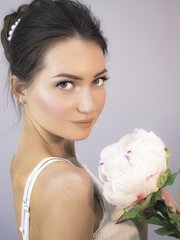 Высокие / Собранные, С аксессуарами / Цветами / Фатой от MakeUp and hairstyle by Saney 1