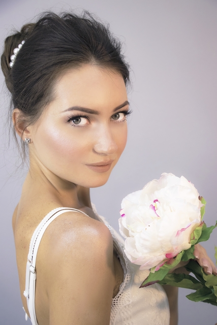 Высокие / Собранные, С аксессуарами / Цветами / Фатой от MakeUp and hairstyle by Saney 1